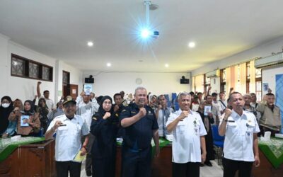 Dinkominfo Banjarnegara dan Bea Cukai Purwokerto Beri Sosialisasi Peraturan Perundang Undangan Bidang Cukai Pada Pedagang Pasar