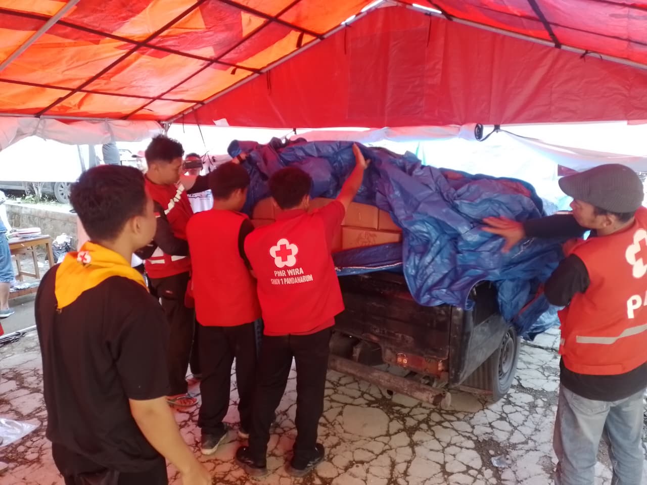 Featured image for Hari ketiga Tanggap Darurat Bencana Longsor Situkung, Beberapa Kebutuhan Pengungsi Belum Tercukupi