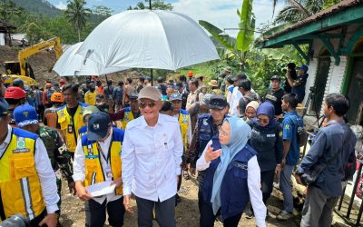 Menteri PU Dody Hanggodo Tinjau Longsor Pandanarum, Datangkan 18 Alat Berat